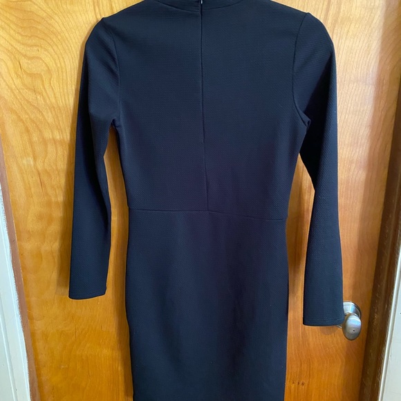 🛒Markdown🛒  Medium Jasmine Long Sleeve Choker V Neck Spandex Black Dress. - Picture 6 of 10